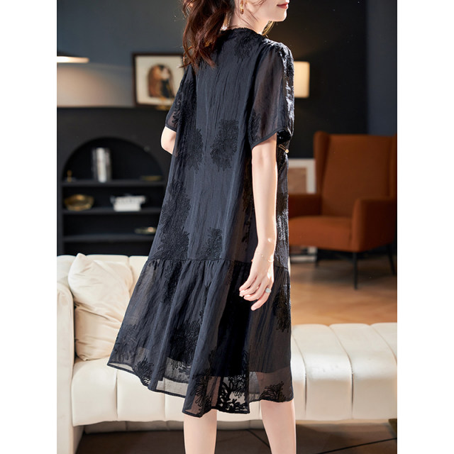Baoshili round neck bead embroidered black dress 2025 summer temperament fashionable short-sleeved casual A-line skirt trendy