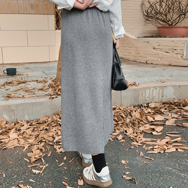 Large size women's casual and versatile skirt women's straight skirt 2024 winter fat mm loose hip-covering knitted skirt skirt
