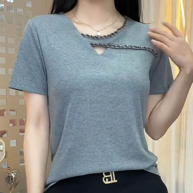 2025 summer new large-size women's fat MM red design makes it look white and slim and stylish short-sleeved top