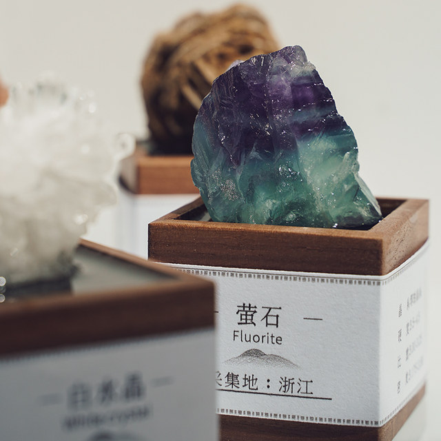 Natural mineral crystal rough stone specimens collection handmade acrylic cube desktop ornaments couple creative gifts