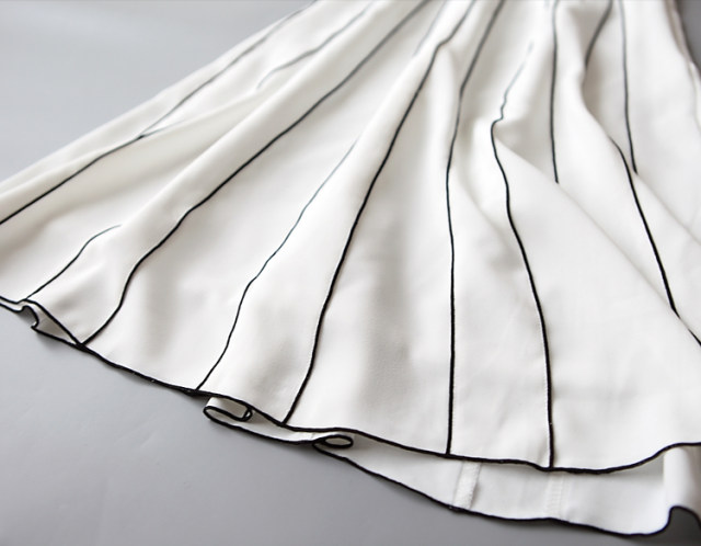 2025 spring striped white mid-length skirt umbrella skirt high waist zipper skirt slim beauty skirt A-line skirt versatile skirt