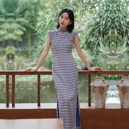 Jasmine summer and autumn Xiaolian sleeves have a half open front in the long section of the retro art daily chiffon cheongsam Micro Slim