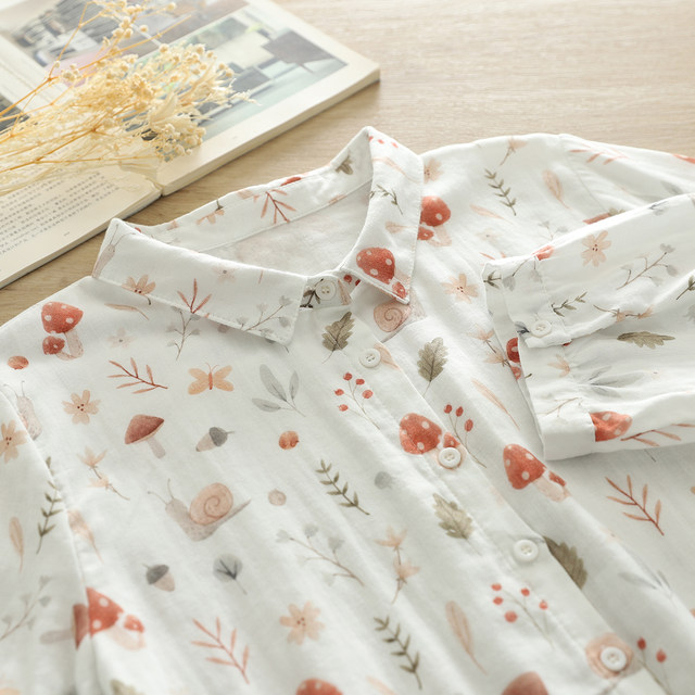 Literary and fresh double -layer gauze short -sleeved shirt Female summer large size cartoon print seven -point sleeve top new cotton
