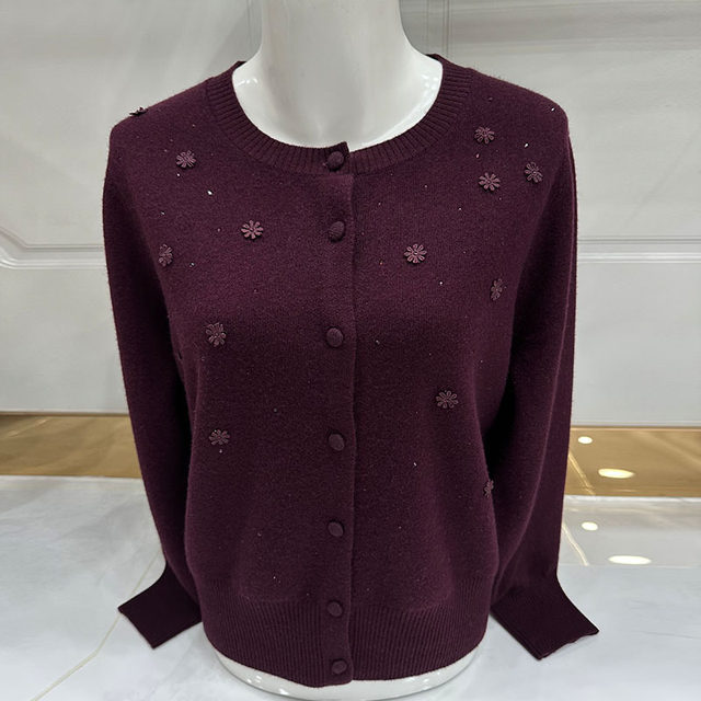 Mom Autumn Clothing 2025 New Knitted Cardigan Jacket Middle-aged and Elderly Fashion Women's Sweater Outdoor Top Wool Sweater