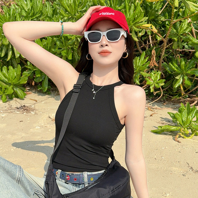 Black halter neck with chest pad suspender women's inner wear 2025 spring and summer new slim vest beautiful base top