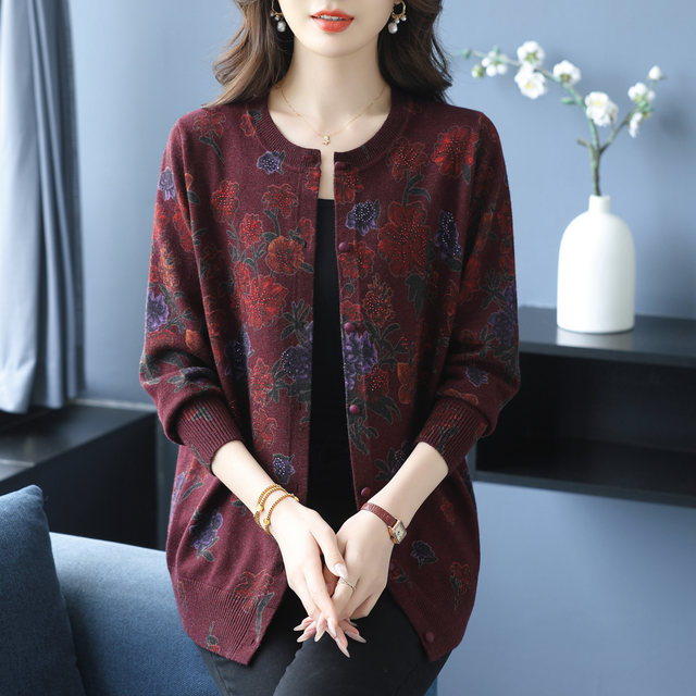 Extra large size women's cashmere cardigan plus fat and extravagant style middle-aged and elderly mothers autumn knitted jacket loose outer wear