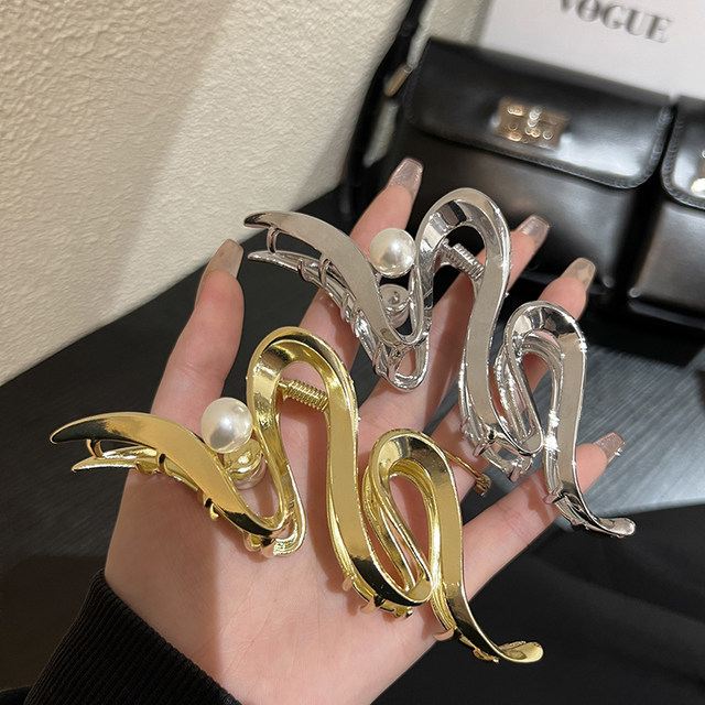 Design sense of niche cold style grab clip ins hair clip women's back head shark clip 2025 new style hair grab large size