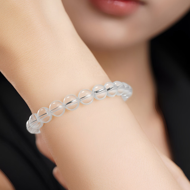 Old Temple Golden Crystal Bracelet Beads are transparent and warm and purple, and come from the east to the peace and auspicious temperament. Gifts are fashionable and versatile.