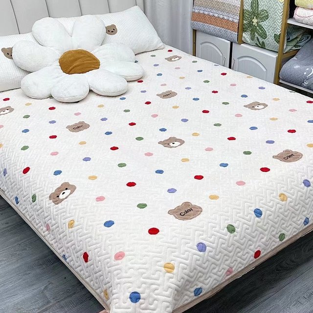2m 2.3m thickened milk velvet bed cover autumn and winter fleece blanket quilted sheets anti-slip