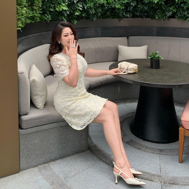 GLEC large-size women's clothing 2025 summer new French heavy industry light luxury beaded three-dimensional hook lace dress