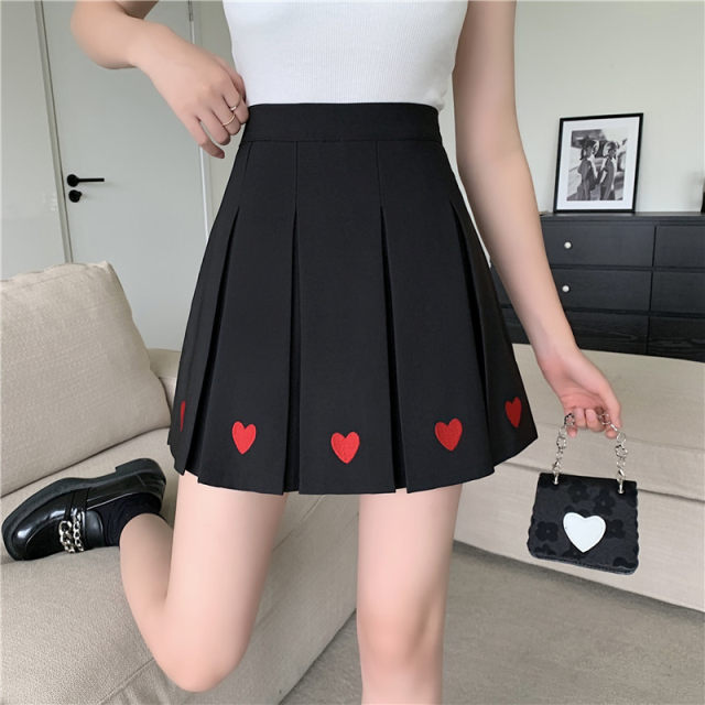 Large -size skirt Female Xiasong Tight waist skirt to prevent light, fat, sweet love embroidery bag hip slim A -line skirt