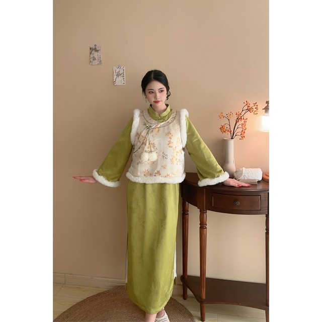 Jade snow plus velvet thickened green fresh large size fat mm woven gold jacquard white cheongsam dress
