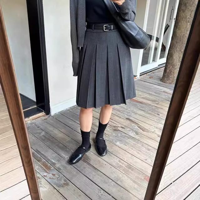 Large size retro I-shaped pleated skirt mid-length autumn new student hip-covering extended version high-waisted slim skirt