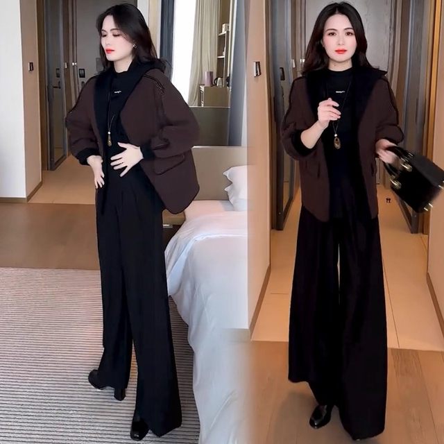 
Fashionable thickened hooded woolen coat for women 2025 winter new style mother's wear Korean style loose woolen coat
