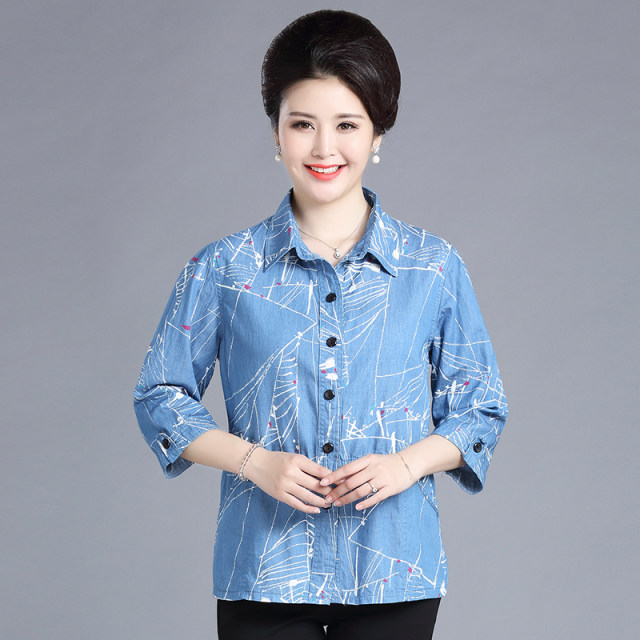 Middle-aged and elderly women's denim shirts mother's spring and summer pure cotton shirts women's three-quarter sleeve loose thin coat tops