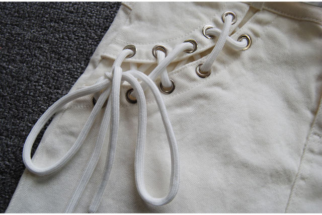 Denim short skirt for women in spring and autumn new fashionable high-waisted skirt with hips and small lace-up white short skirt for belt
