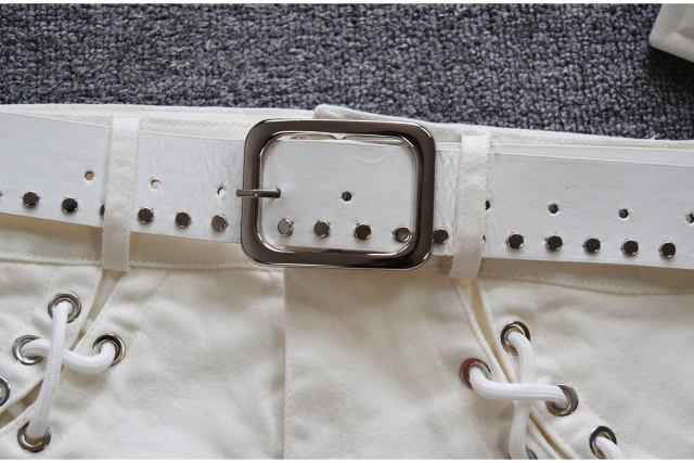 Denim short skirt for women in spring and autumn new fashionable high-waisted skirt with hips and small lace-up white short skirt for belt
