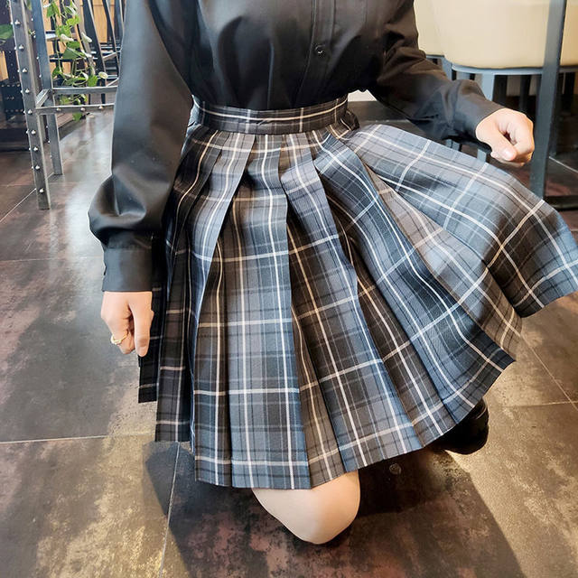 Fat MM large size pleated skirt smoky gray JK plaid skirt uniform student versatile skirt women cute Japanese slightly fat short skirt
