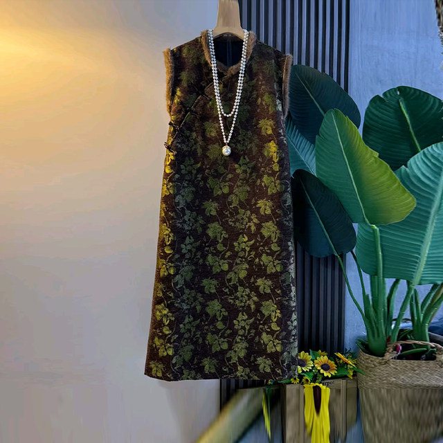 Fat girl plus fat furry oblique buckle flower vest skirt French plus size women's temperament retro style autumn and winter skirt