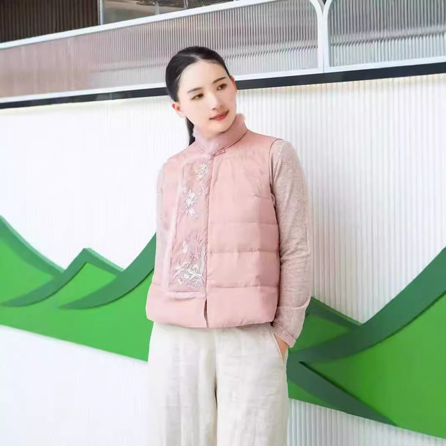 3169 Daji new Chinese style wool collar embroidered cotton short white duck down vest women straight down horse vest