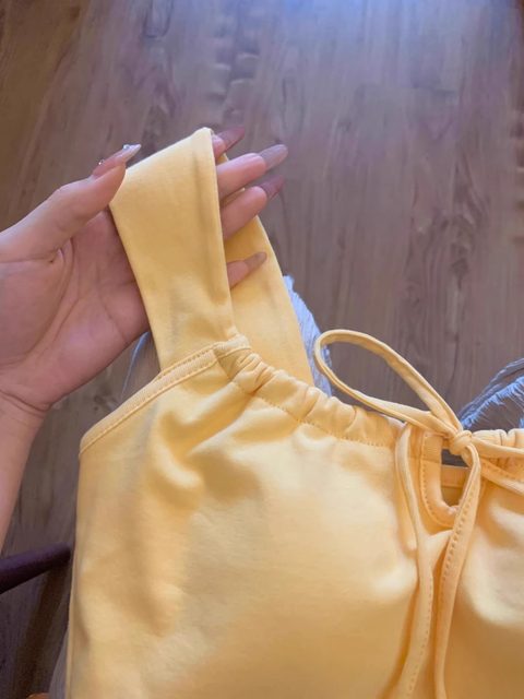 
Dopamine yellow white small suspender vest with chest pad pleated bow tie wide shoulder design beautiful back top