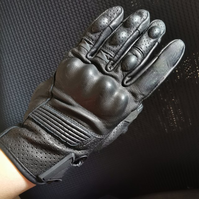 
Brand new touch screen sheepskin four-season motorcycle riding gloves genuine leather touch screen four-season motorcycle rider gloves anti-fall