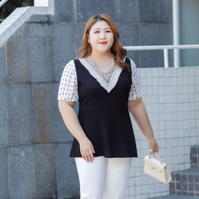 Fat MM large size women's summer loose slim romantic French lace lace V-neck short-sleeved spliced ​​chiffon shirt top
