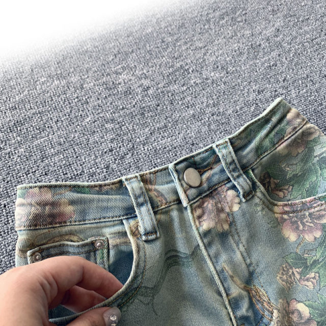 Retro printed big flared jeans for women in spring and autumn 2025 new style high-waisted slim elastic slim trousers