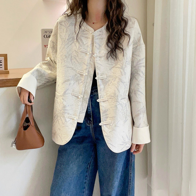 New Chinese style embroidered buckle jacket for women in Europe 2025 early spring new European women's fashion tops trend
