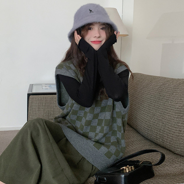 Large size women's clothing 2025 autumn fat mm fashion suit Korean version knitted vest + black ear base shirt skirt