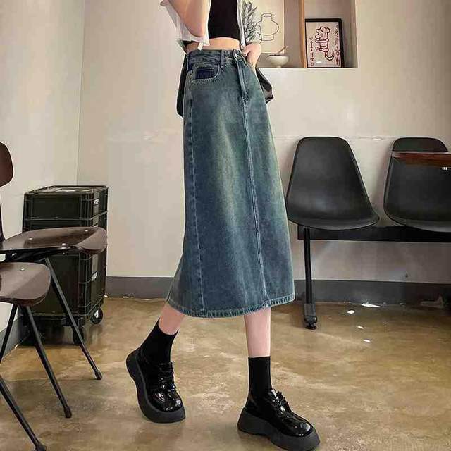 
Retro slit denim skirt for women in summer thin 2024 new high-waisted small A-line hip-pack midi skirt