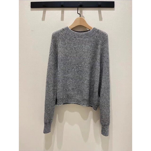 Sweater, fashionable new round neck pullover, classic striped simple casual style, versatile skin-friendly sweater 0.36