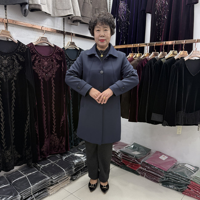 Middle-aged and elderly autumn new lapel windbreaker jacket women's mid-length 2025 casual temperament solid color mother's mid-length