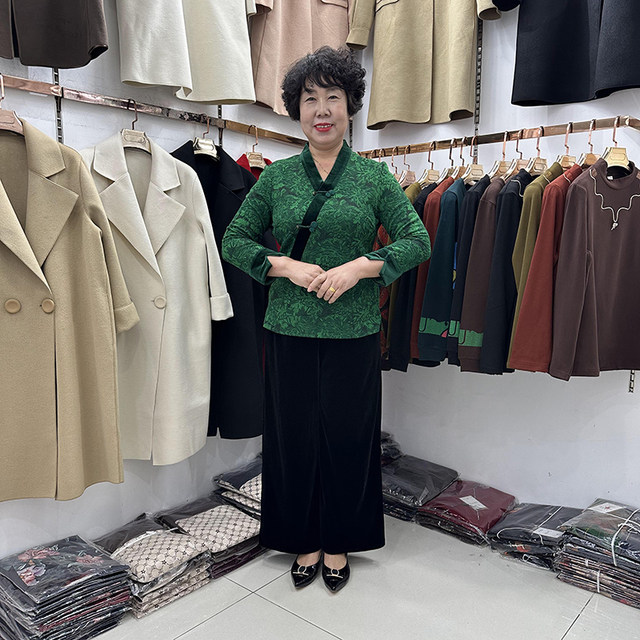 Middle-aged and elderly autumn and winter small cashmere fashionable T-shirt base shirt for women 2023 Chinese style buttoned shirt cheongsam style

