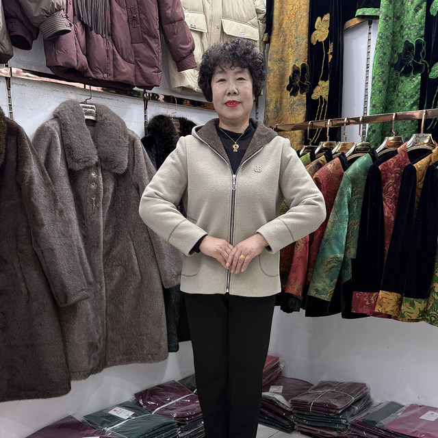 Mom's new autumn and winter hooded woolen coat for women small 2025 loose and comfortable grandma jacket