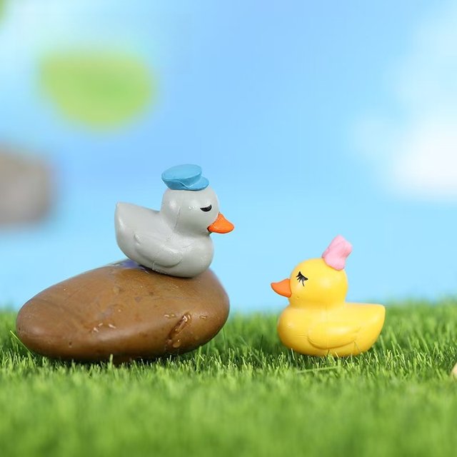 Moss micro-landscape ornaments, couple ducks, dolls, DIY assembled ornaments, bonsai, novel creative handcrafts