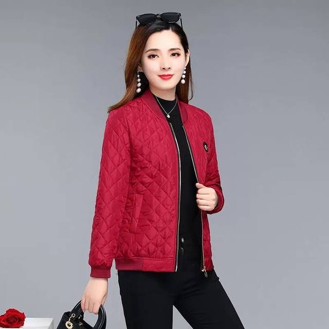 
Mom's new style autumn and winter clothing, middle-aged and elderly women's clothing, light cotton coat, short jacket, casual and versatile cotton coat