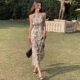 Korea's new style and artistic style of Dongdaemun ~ feminine watercolor printed bouquet waist halter neck sleeveless dress for women