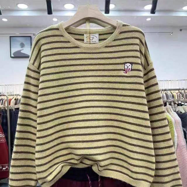 20614 winter fashion embroidered honey bear velvet round neck loose sweater striped age-reducing versatile pullover sweater for women
