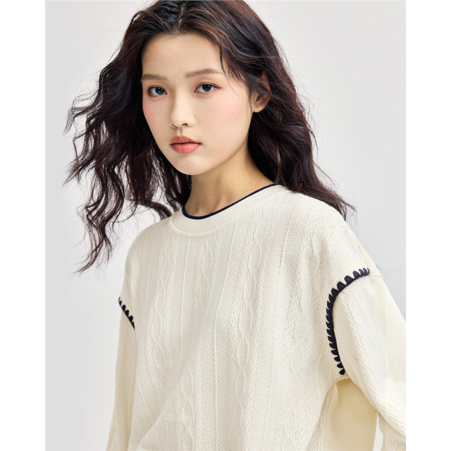 Giordano coat women's imitation wool soft and glutinous fashionable age-reducing contrasting color shell embroidered round neck pullover sweatshirt 18324509