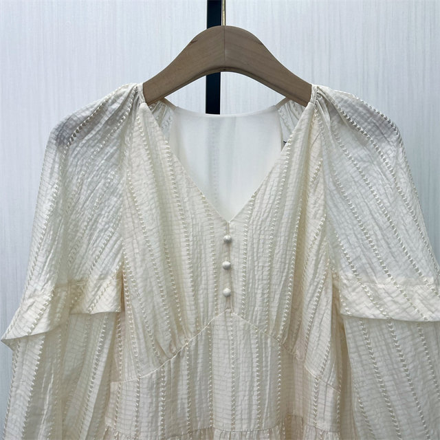 fei2025 spring new product French long-sleeved dress female temperament slim and fresh tea skirt 5258
