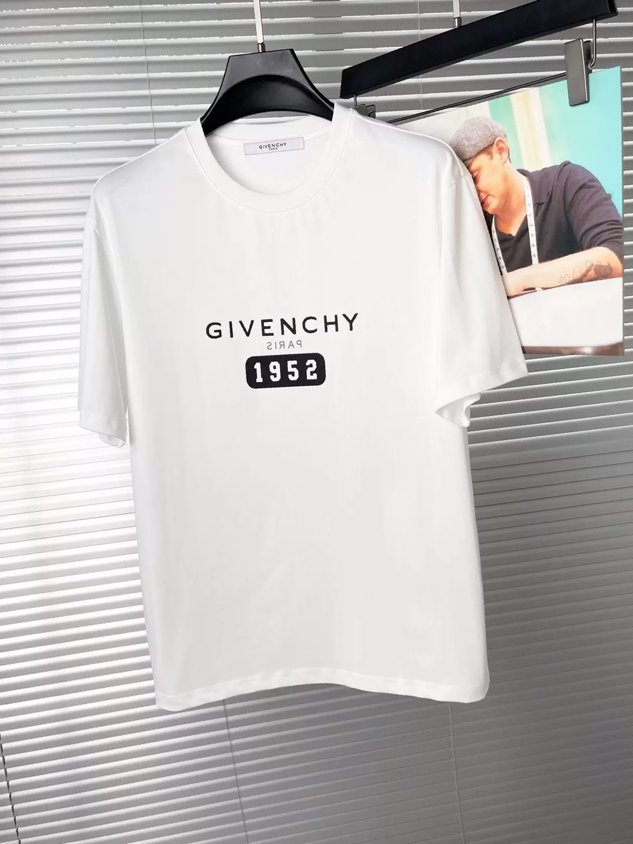 Givenchy ロゴTシャツ 新品 未使用 タグ付-