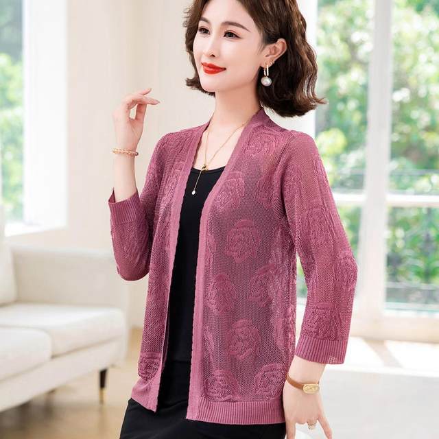 
Mom's summer clothes fashionable ice silk knitted cardigan hollow shawl jacket middle-aged and elderly women's sun protection air conditioning shirt top