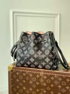 Louis Vuitton MAHINA Bella (M57070, M57201, M57068)