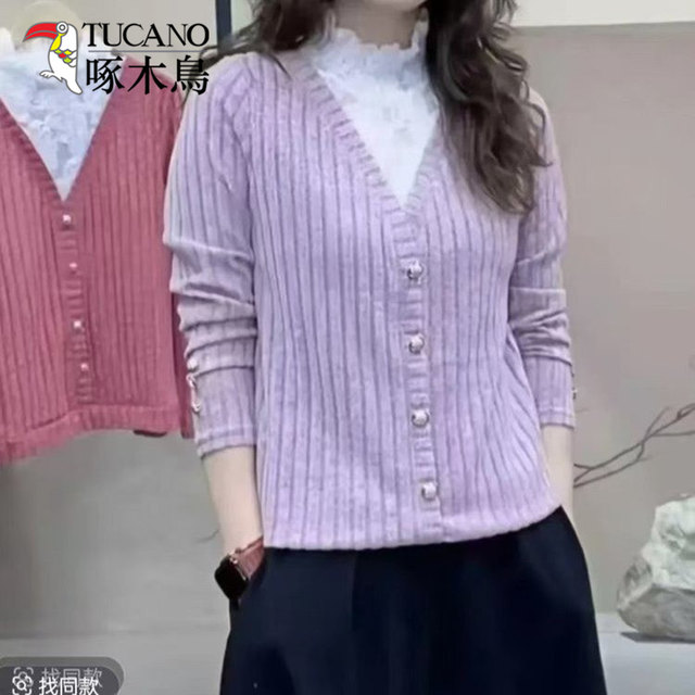 
Woodpecker 2025 autumn hot lace splicing temperament fake two-piece sweater to make you look slim and versatile turtleneck top