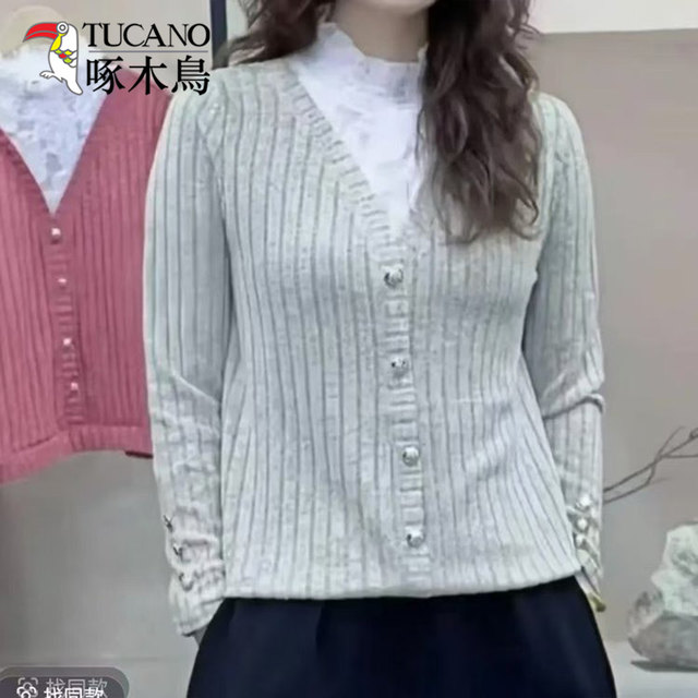 
Woodpecker 2025 autumn hot lace splicing temperament fake two-piece sweater to make you look slim and versatile turtleneck top