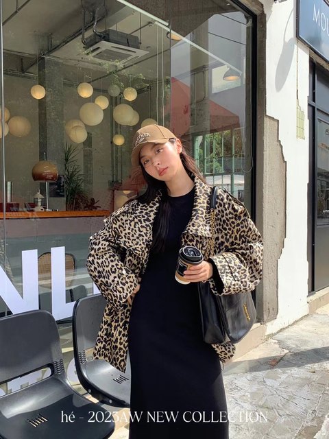 Clearing goods European designers show their styles, full of details, eye-catching personality, leopard print work clothes windbreaker jacket

