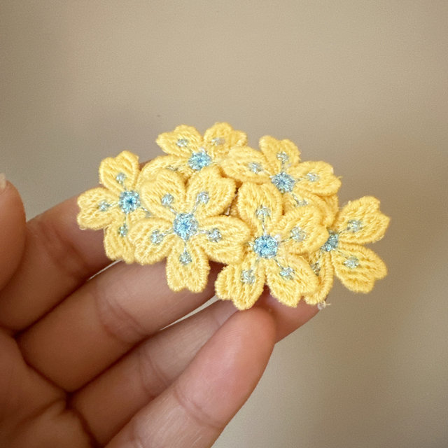 Green and spring girl sweet cherry blossom hairpin knitted embroidered flower bangs side clip hair accessories new style headdress
