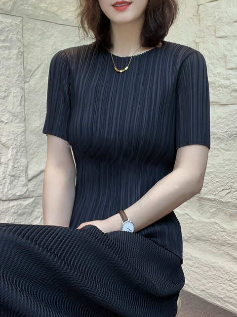 Foreign trade brand clearance Miyake press-pleated short-sleeved women's thin elastic round neck versatile slim fit pleated T-shirt