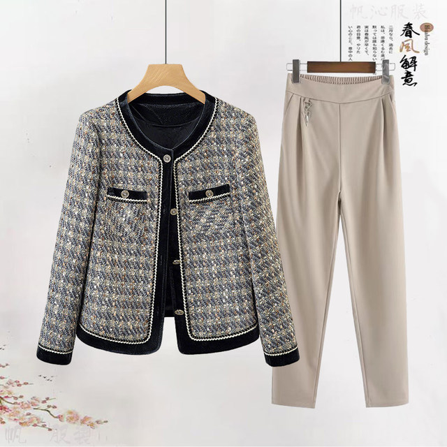2025 New Middle-aged Mom Autumn Clothes Small Fragrance Jacket Fashionable Middle-aged and Old Women Clothes Spring Small and Short